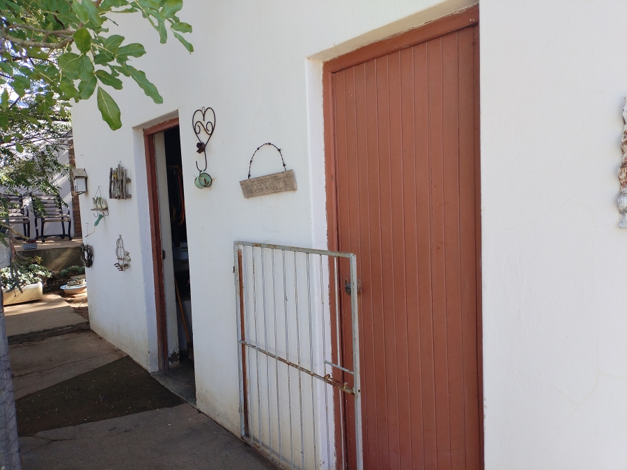 4 Bedroom Property for Sale in Ruststasie Western Cape